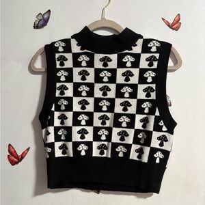 Forever 21 Black and White Checkered Mushroom Crop Top